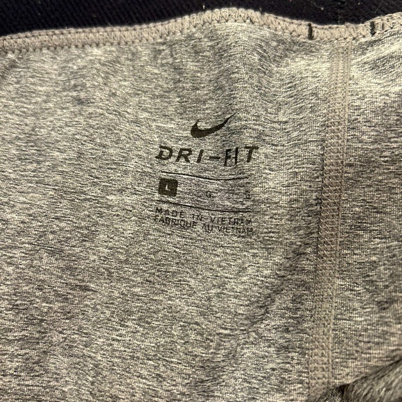 Grey Nike Pros || Womens || - Picture 2 of 2
